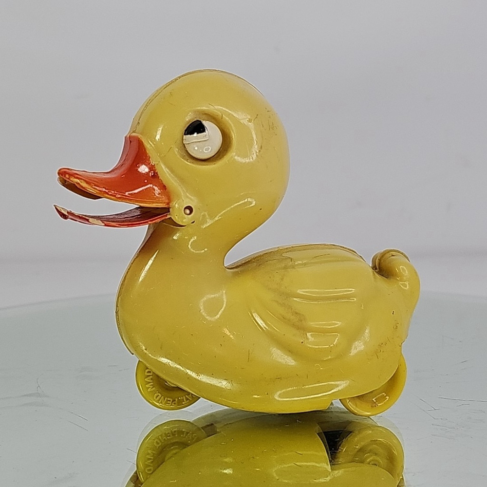 VIDEO England Wind Up Duck Toy Yellow Working! See Video. Great Britain UK RARE